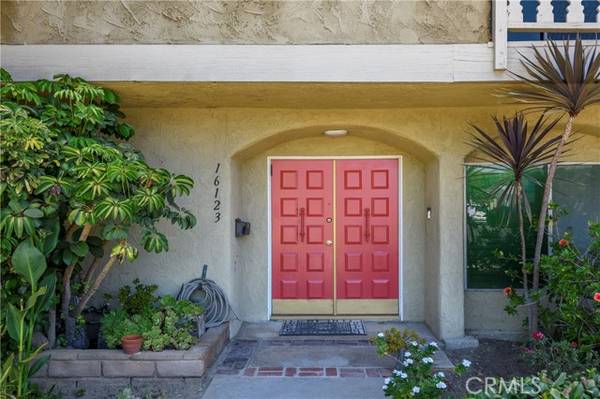 16123 Hartsook Street, Encino, CA 91436