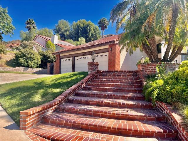 21124 Mill Ridge Drive, Saugus, CA 91350