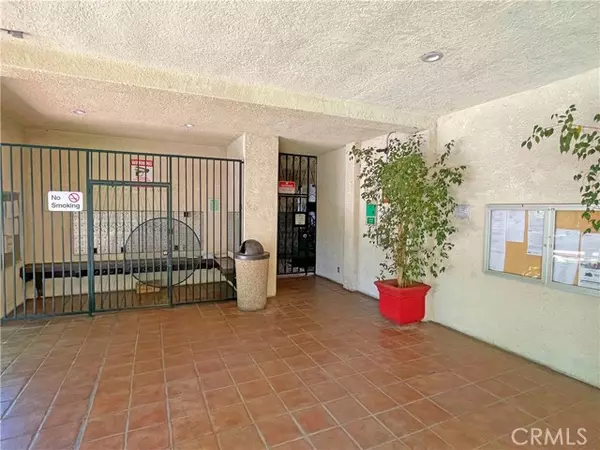 Encino, CA 91316,5460 White Oak Avenue #306C