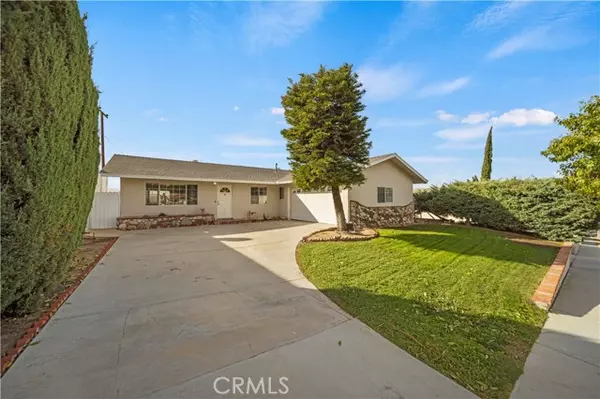 19820 Merryhill Street, Canyon Country, CA 91351