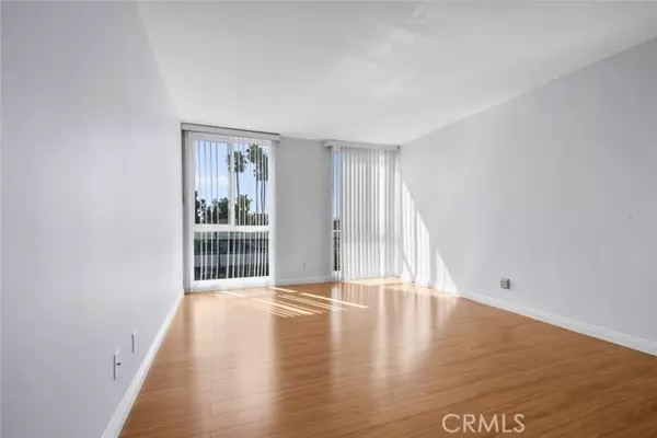 Encino, CA 91316,5454 Zelzah Avenue #317