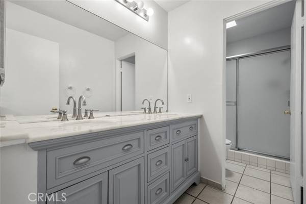 Encino, CA 91316,5454 Zelzah Avenue #317