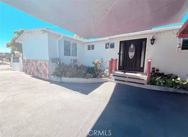 7732 Lemp Avenue, North Hollywood, CA 91605