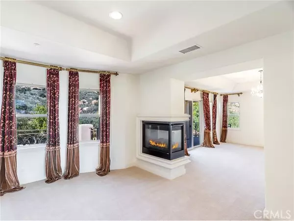 Chatsworth, CA 91311,11725 Cochise Place