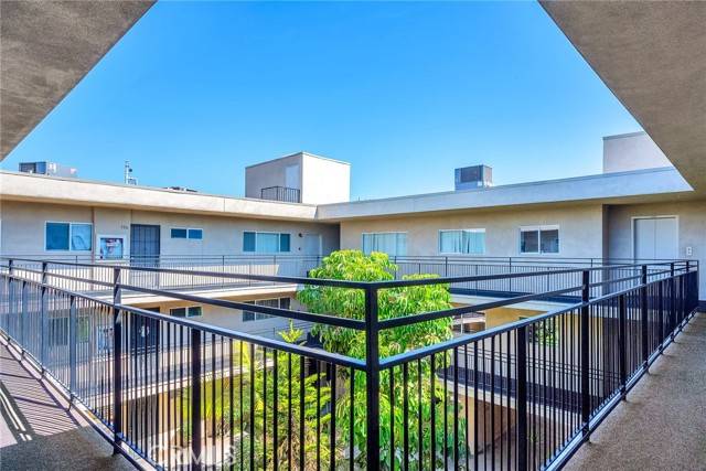 6227 Morse Avenue #303, North Hollywood, CA 91606