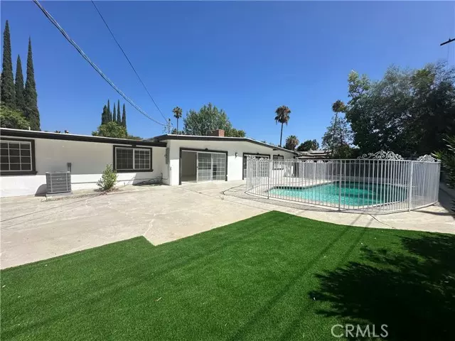 Woodland Hills, CA 91367,22322 Tiara Street