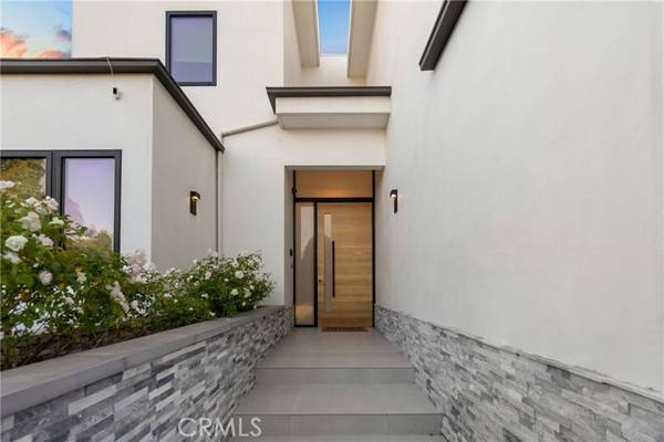 4815 Lemona Avenue, Sherman Oaks, CA 91403