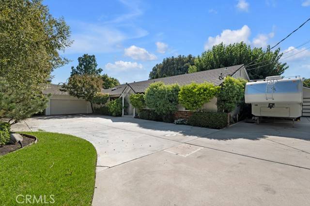 8611 Amestoy Avenue, Sherwood Forest, CA 91325