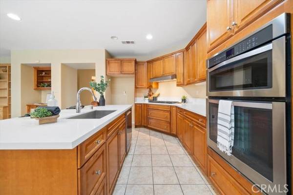 Lancaster, CA 93536,6558 Lacolle Place