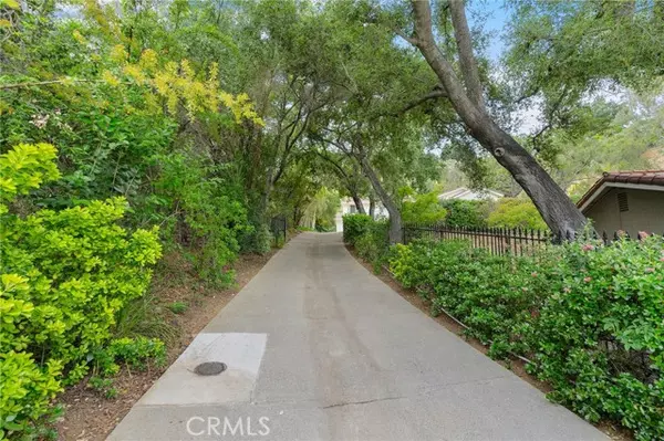 Westlake Village, CA 91361,2231 Kelmscott Court