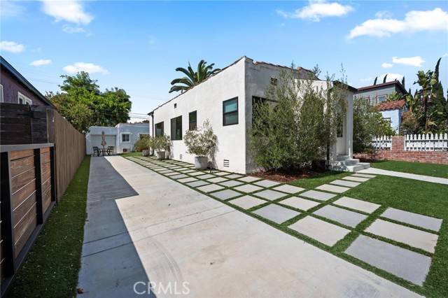 3345 Oakhurst Avenue, Los Angeles, CA 90034