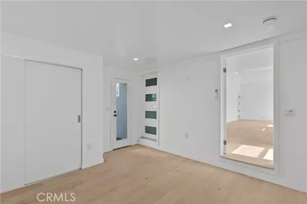 Santa Monica, CA 90402,1071 W Channel Road #121