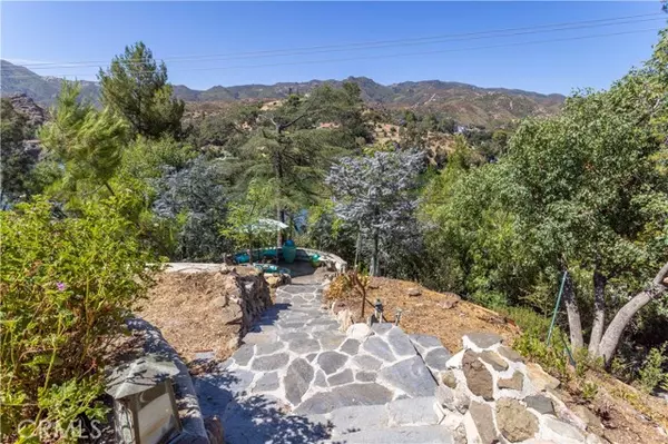 Agoura Hills, CA 91301,2229 Pinecrest