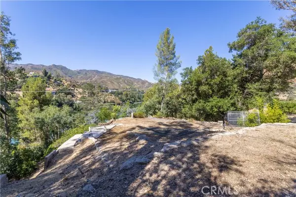 Agoura Hills, CA 91301,2229 Pinecrest