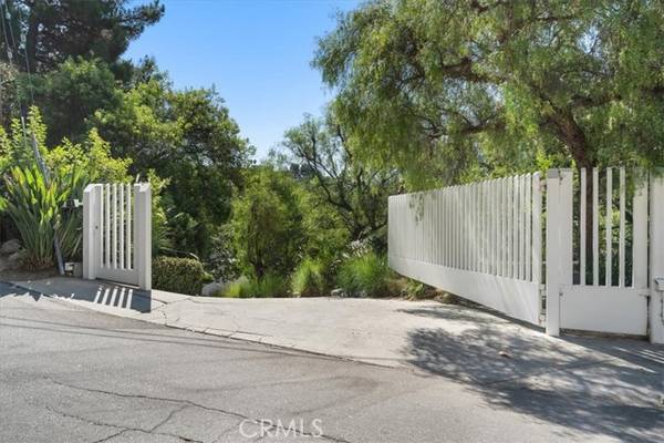 3521 Berry Drive, Studio City, CA 91604