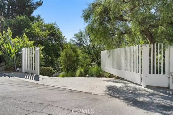 3521 Berry Drive, Studio City, CA 91604