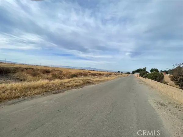 52 nd W, Quartz Hill, CA 93536