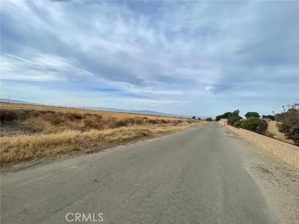 52 nd W, Quartz Hill, CA 93536