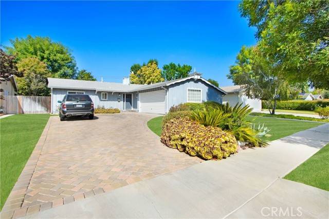 6177 Kenwater Avenue, Woodland Hills, CA 91367