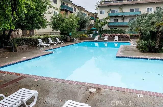 5460 White Oak Avenue #D205, Encino, CA 91316