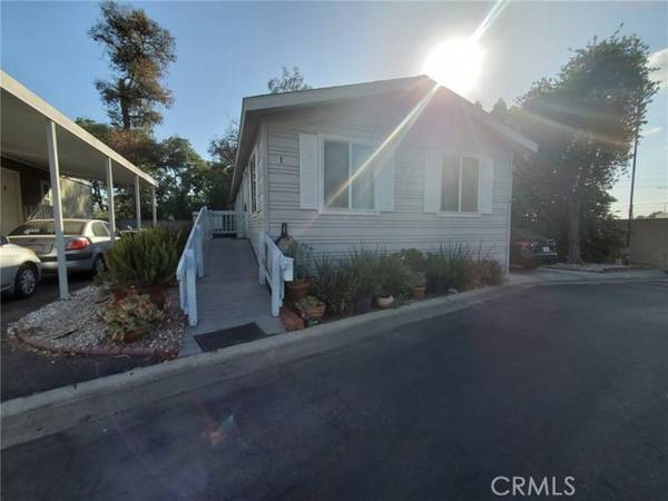 Mission Hills (san Fernando), CA 91345,1 Katy