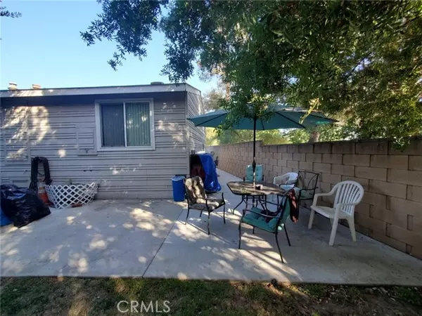 Mission Hills (san Fernando), CA 91345,1 Katy