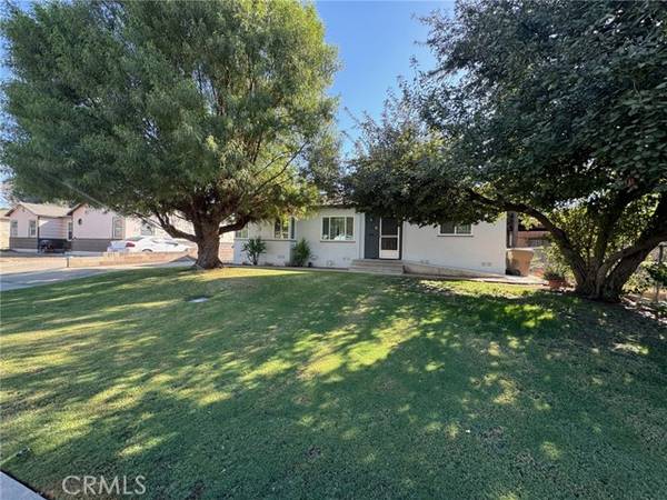 512 Loch Lomond Drive, Bakersfield, CA 93304