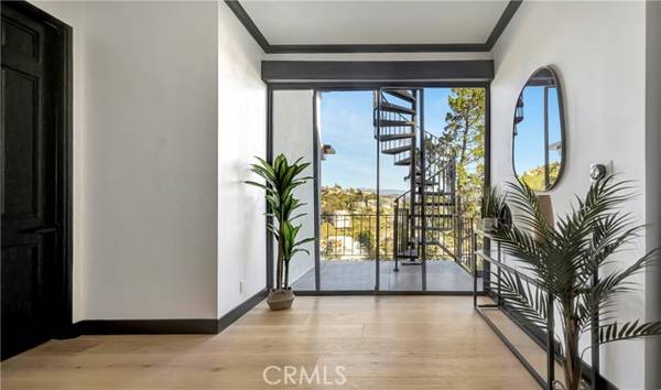 8686 Franklin Avenue, Hollywood Hills, CA 90069