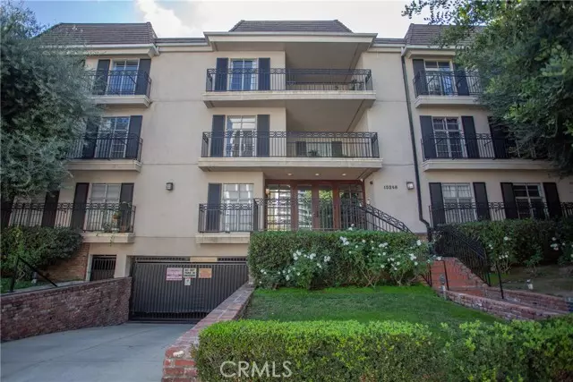 Sherman Oaks, CA 91403,15248 Dickens Street #105