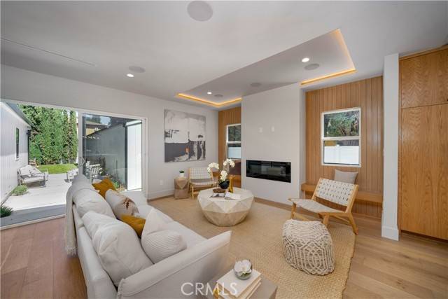 14307 Califa Street, Sherman Oaks, CA 91401