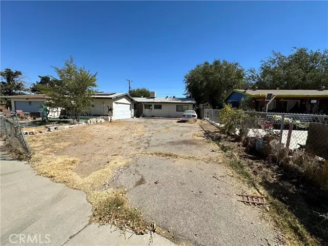 38226 Division Street, Palmdale, CA 93550