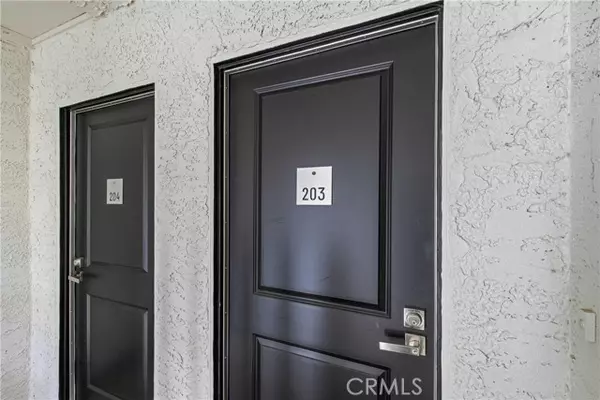 4714 Park Granada #203, Calabasas, CA 91302