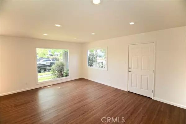 Panorama City, CA 91402,8738 Tilden Avenue