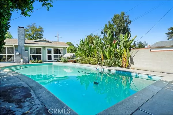 7460 Shoup Avenue, West Hills, CA 91307