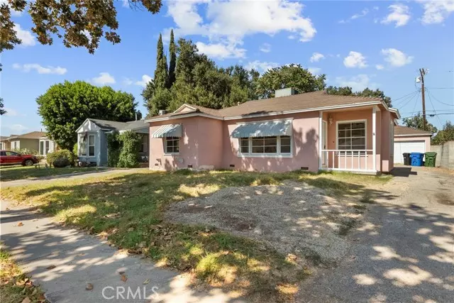 17335 Hamlin Street, Lake Balboa, CA 91406