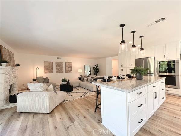 Agoura Hills, CA 91301,5733 Middle Crest Drive