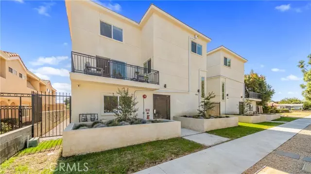 Granada Hills, CA 91344,17158 Chatsworth Street #4