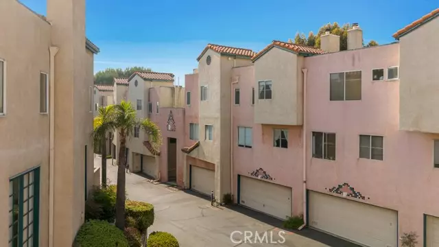 Sylmar, CA 91342,13901 Olive View Lane #4