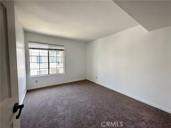 Woodland Hills, CA 91367,5500 Owensmouth Avenue #314