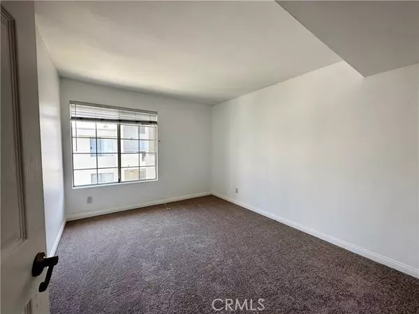 Woodland Hills, CA 91367,5500 Owensmouth Avenue #314