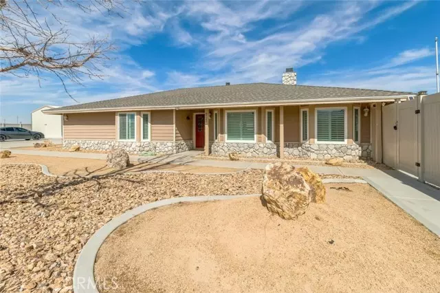 8722 Deep Creek Road, Apple Valley, CA 92308