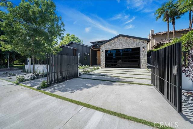 13463 Chandler Boulevard, Sherman Oaks, CA 91401