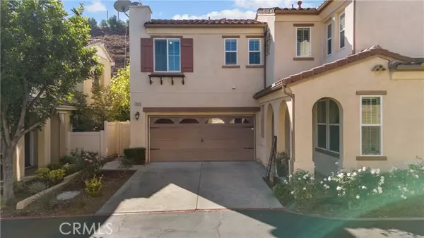 Newhall, CA 91350,26008 Lindale Place