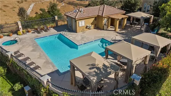 Newhall, CA 91350,26008 Lindale Place