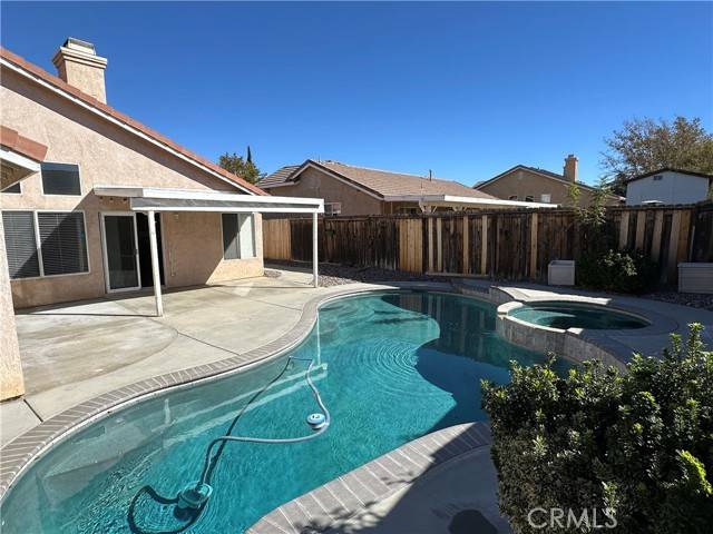 6028 W Avenue J4, Lancaster, CA 93536