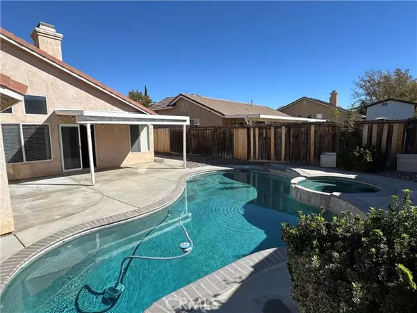 6028 W Avenue J4, Lancaster, CA 93536