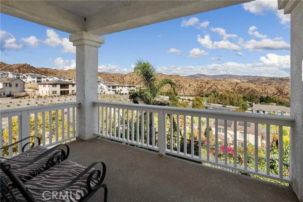 29354 Via Estancia, Valencia, CA 91354