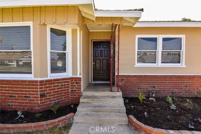 6906 Mclennan Avenue, Lake Balboa, CA 91406