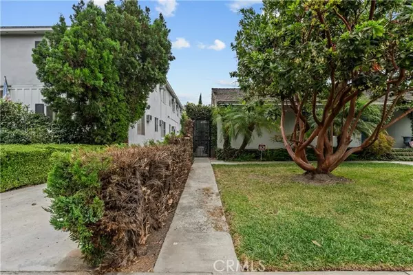 Toluca Lake, CA 91602,10530 Moorpark Street