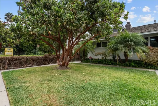 10530 Moorpark Street, Toluca Lake, CA 91602